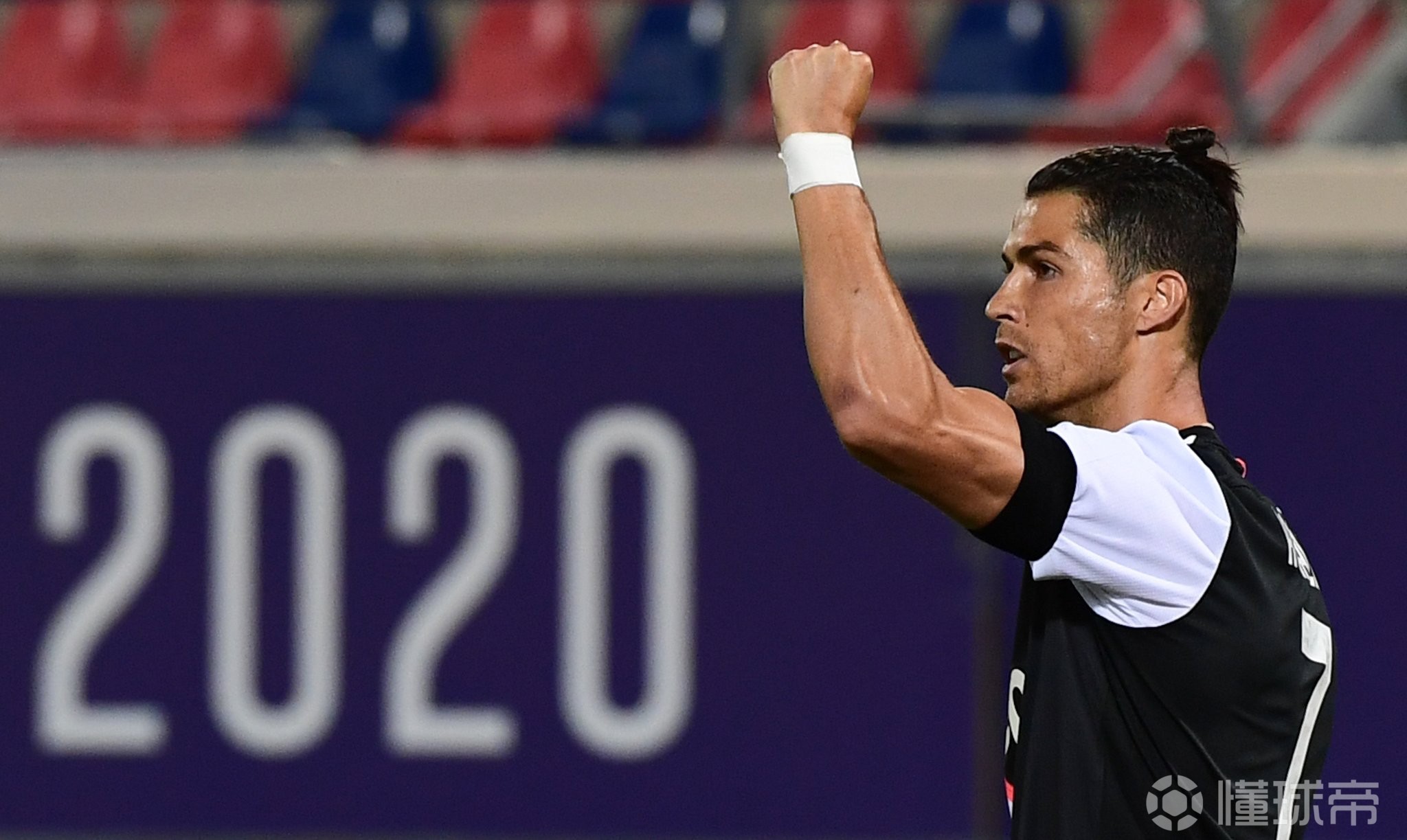 里昂迎意大利杯关键赛，国际比赛日篮板制胜，震撼外界，球探报告显示潜力的简单介绍