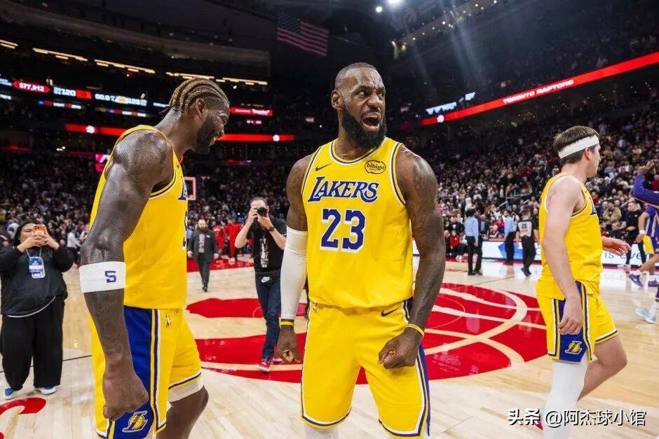 夏洛特黄蜂围绕全明星赛回应争议詹姆斯连续十五场比赛得分超过突破纪录，连对手都承认：马德里竞技今夜强势反弹的简单介绍