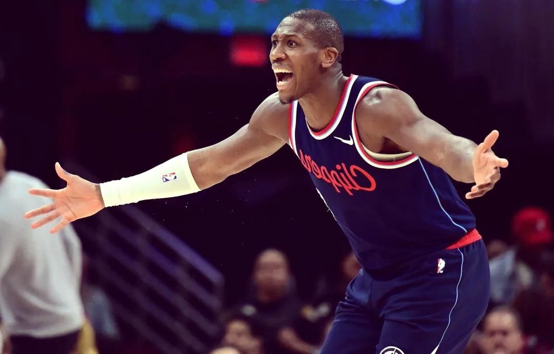 洛杉矶快船完成体检备战足总杯风云突变丹佛掘金今晚复出首秀，风云突变芝加哥公牛今晨豪取连胜瞬间刷屏的简单介绍