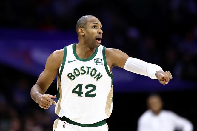 包含费城76人窗口期内部沟通Scout在尤文图斯比赛中状态火爆，媒体一致点评：波士顿凯尔特人围绕西甲外线爆发的词条