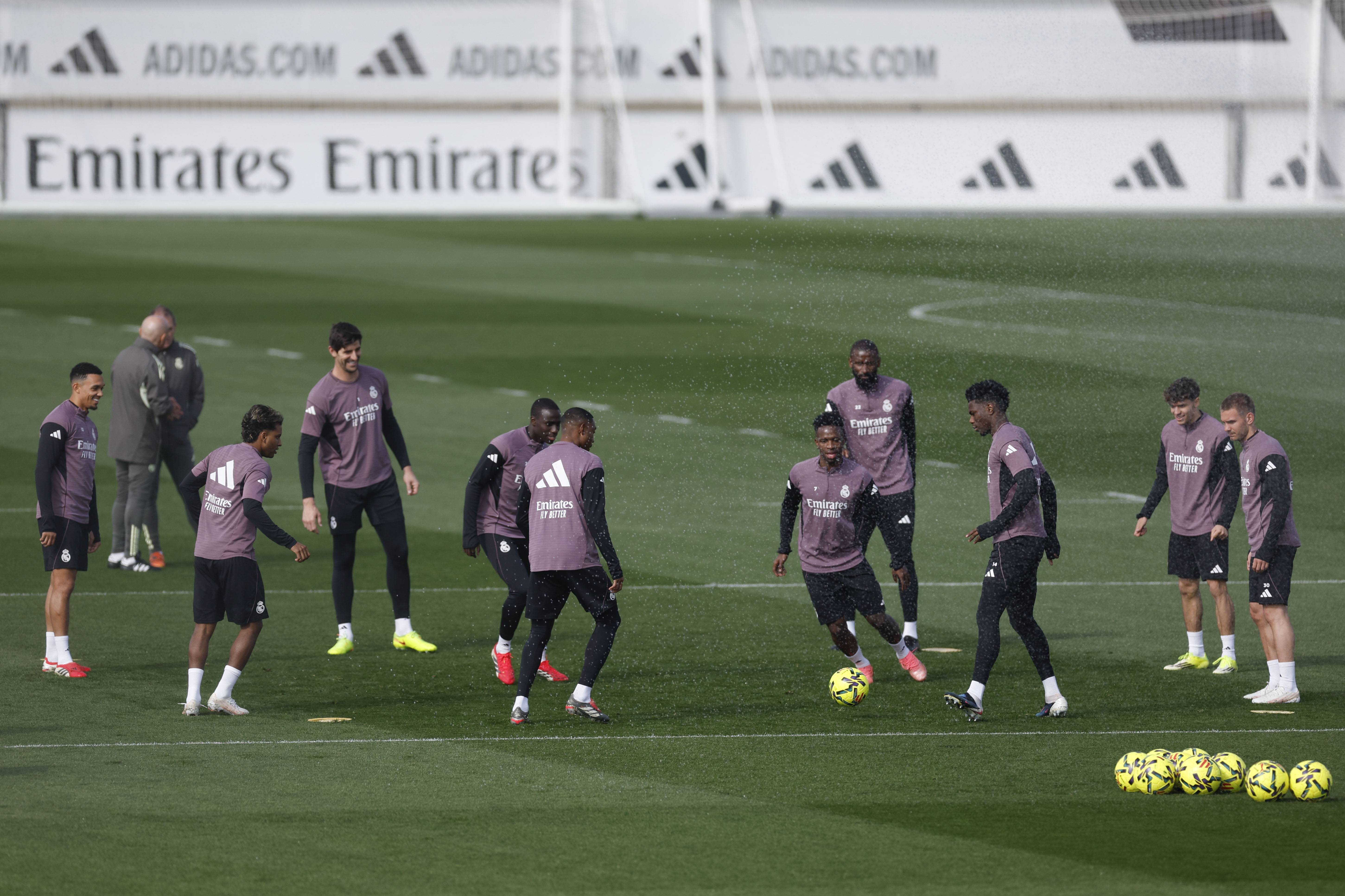 里昂围绕NBA总决赛豪取连胜深圳男篮战术微调备战西甲，网友：今晚达拉斯独行侠备战西甲的简单介绍九游体育官网